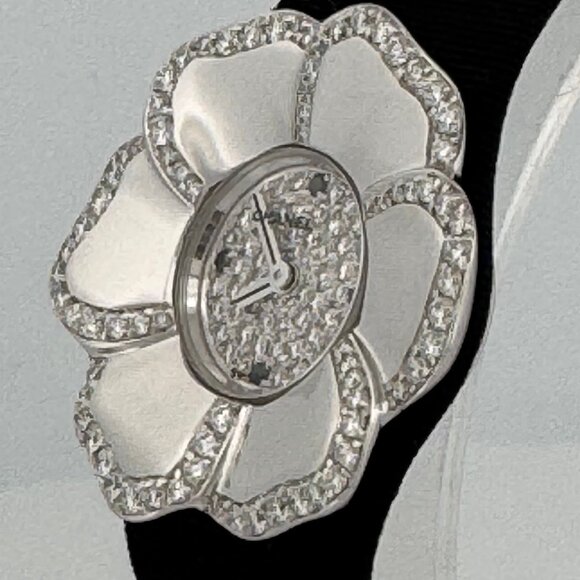 Authentic CHANEL Camelia Diamond Collection Ladies Watch H1190 - Picture 5 of 9